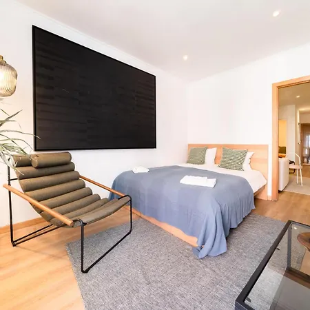 Modern 41br With Art & Tagus River Views