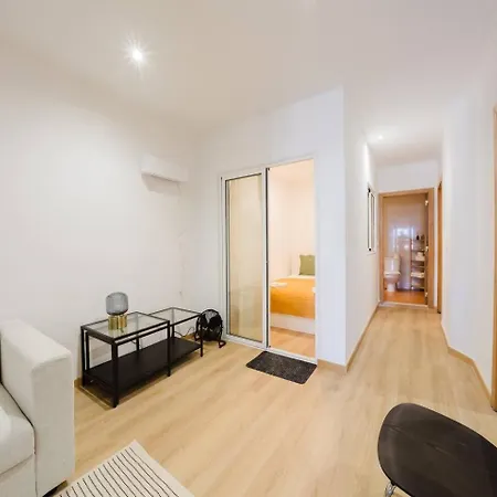 Gem 4 1br With Art & River Views Apartment