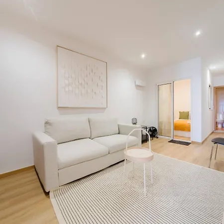 アパート Modern 41br With Art & Tagus River Views リスボン