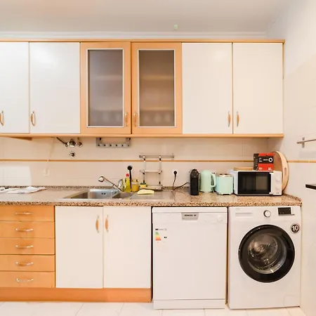 Appartamento Modern 41Br With Art & Tagus River Views Lisbona