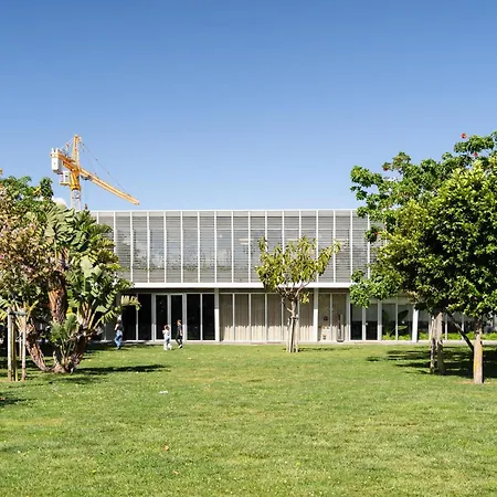 Апартаменты Modern 41br With Art & Tagus River Views