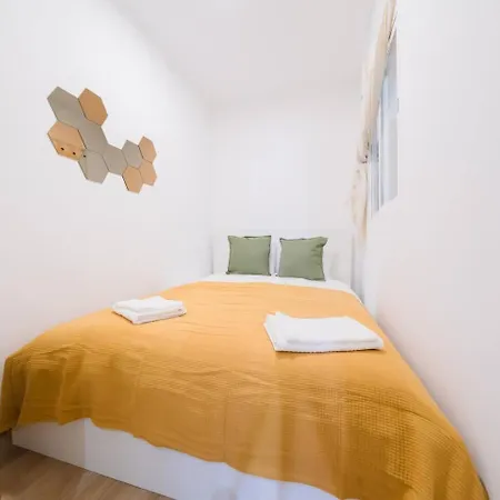 Апартаменты Modern 41br With Art & Tagus River Views *