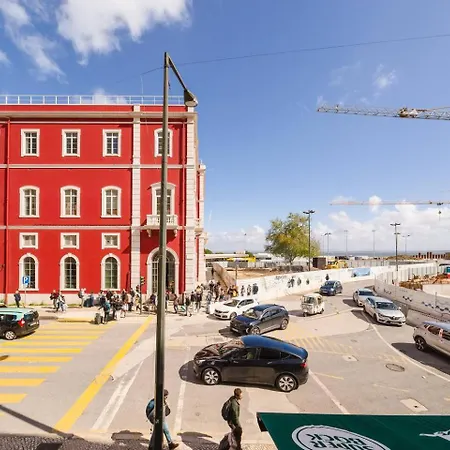 Modern 41br With Art & Tagus River Views * Лиссабон