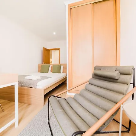 Апартаменты Modern 41br With Art & Tagus River Views