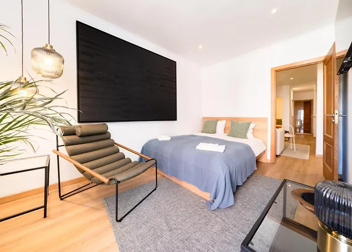 Premium 41Br With Iconic Tagus Views