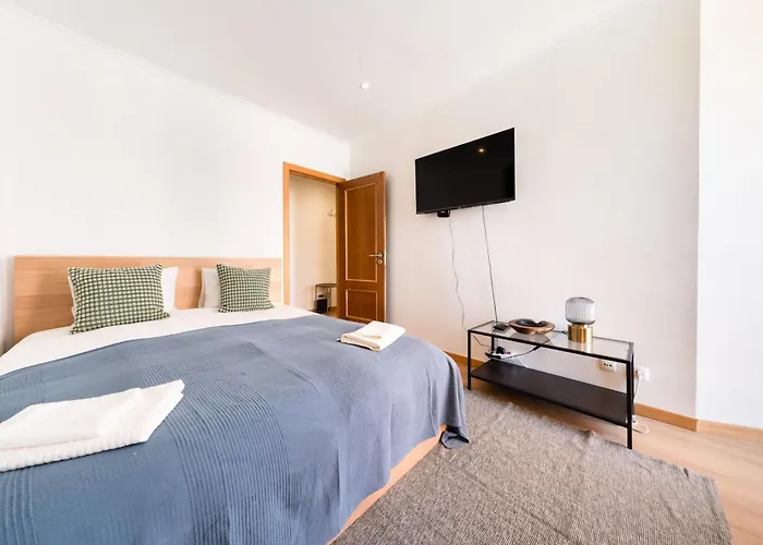 Premium 41Br With Iconic Tagus Views شقة