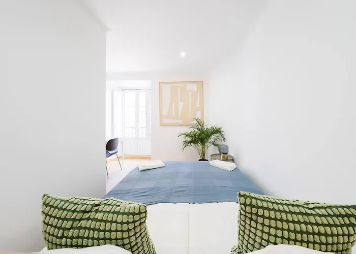 Premium 41Br With Iconic Tagus Views *