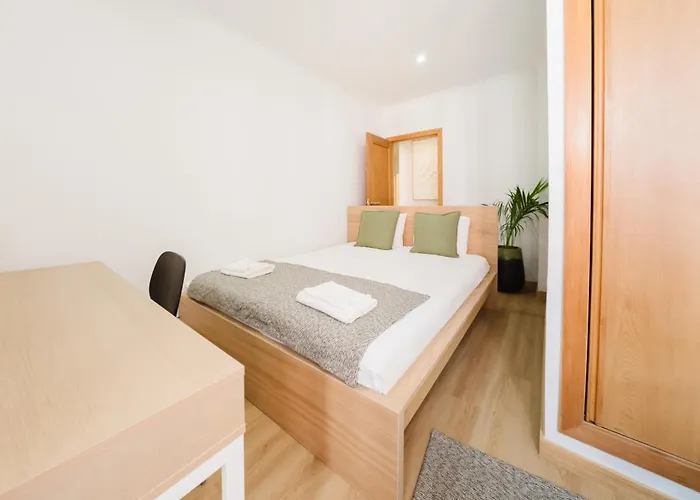 Premium 41Br With Iconic Tagus Views *