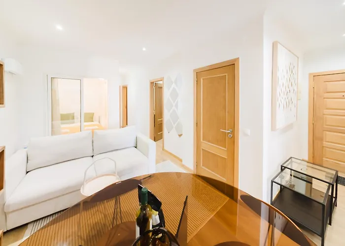 Premium 41Br With Iconic Tagus Views *